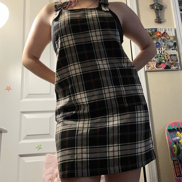 PLAID WHITE RED BLACK GREY OVERALL MIDI DRESS - Picture 5 of 10